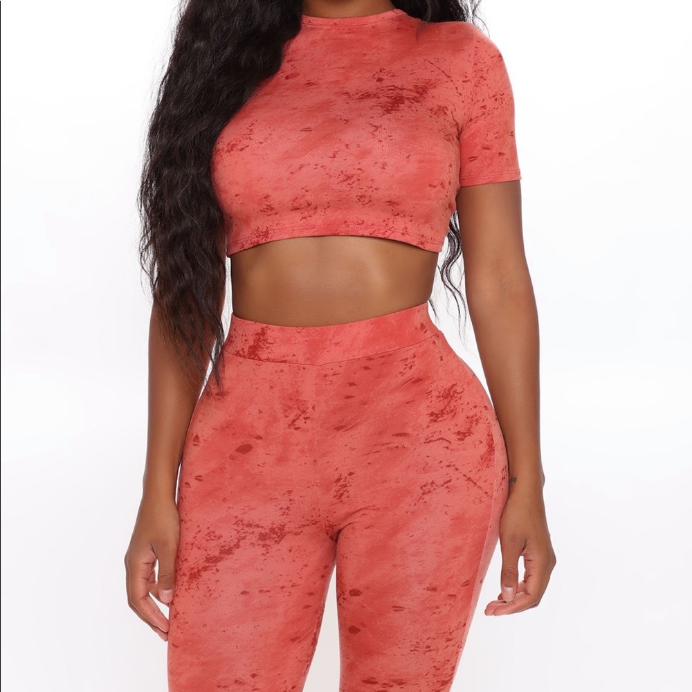 Two piece set - Picture 2 of 3